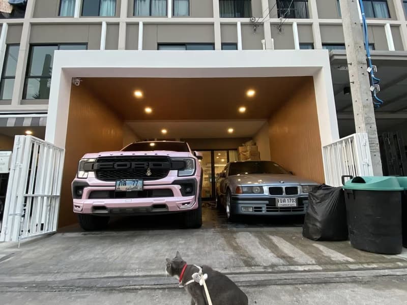 3 Bed Townhouse for Sale in Bang Kapi