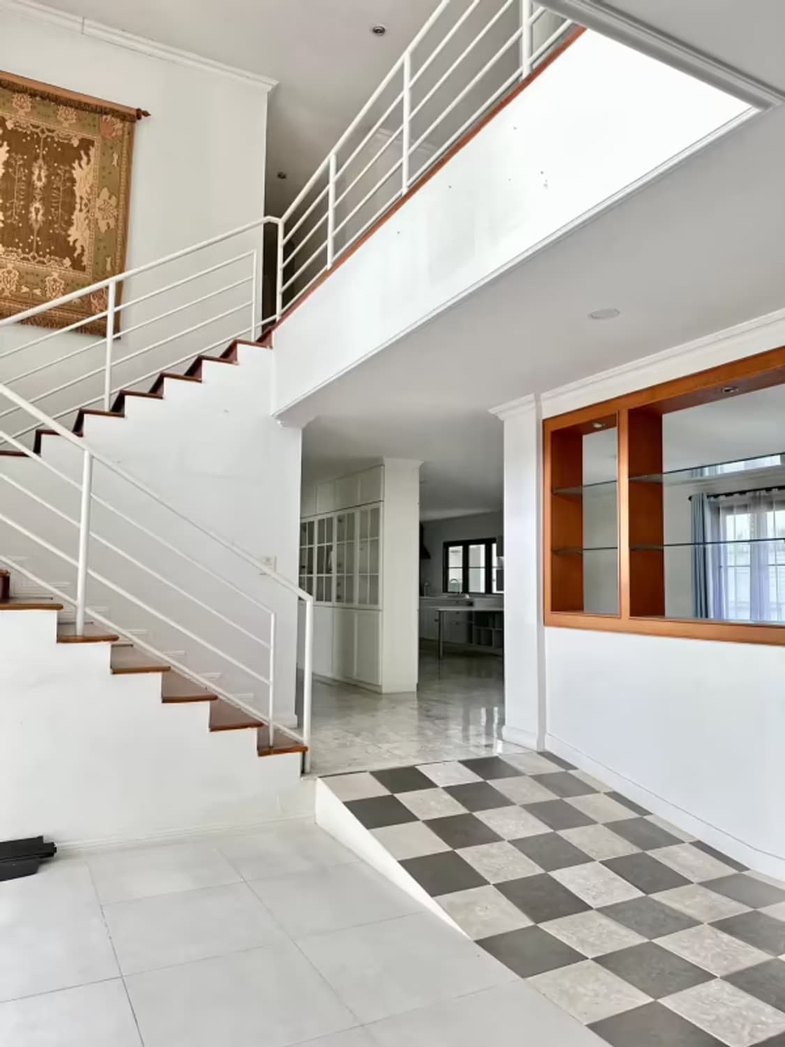 5 Bedroom House - Image 7