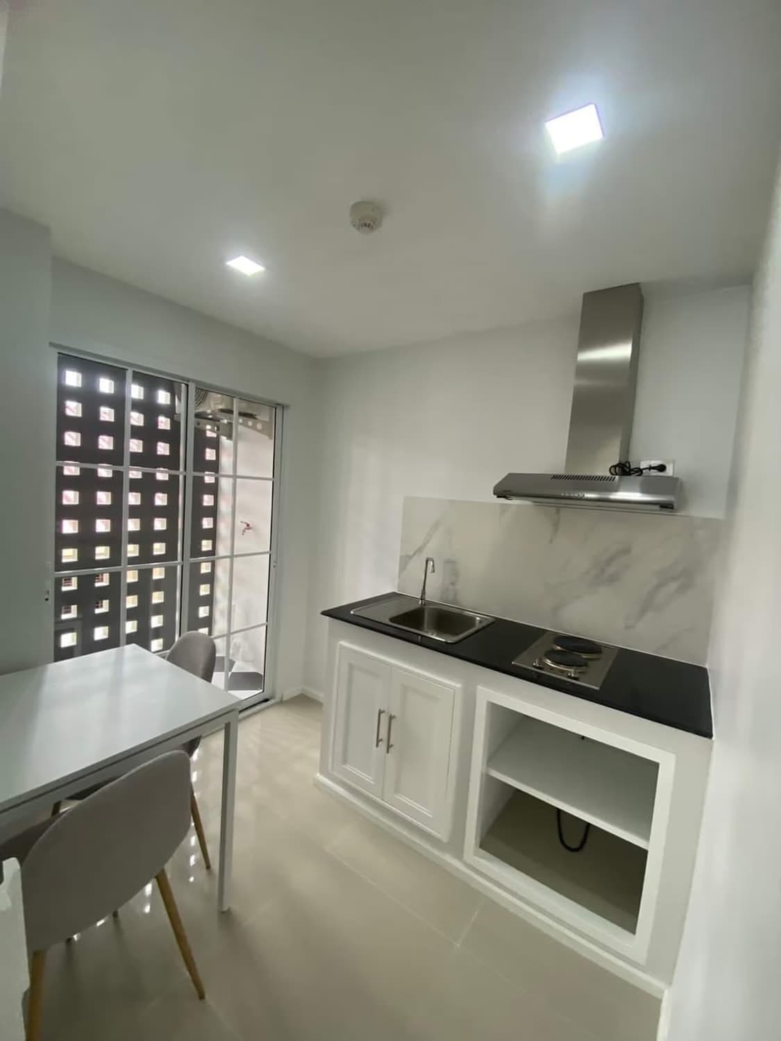 Condo for Rent at The Canale - Image 3