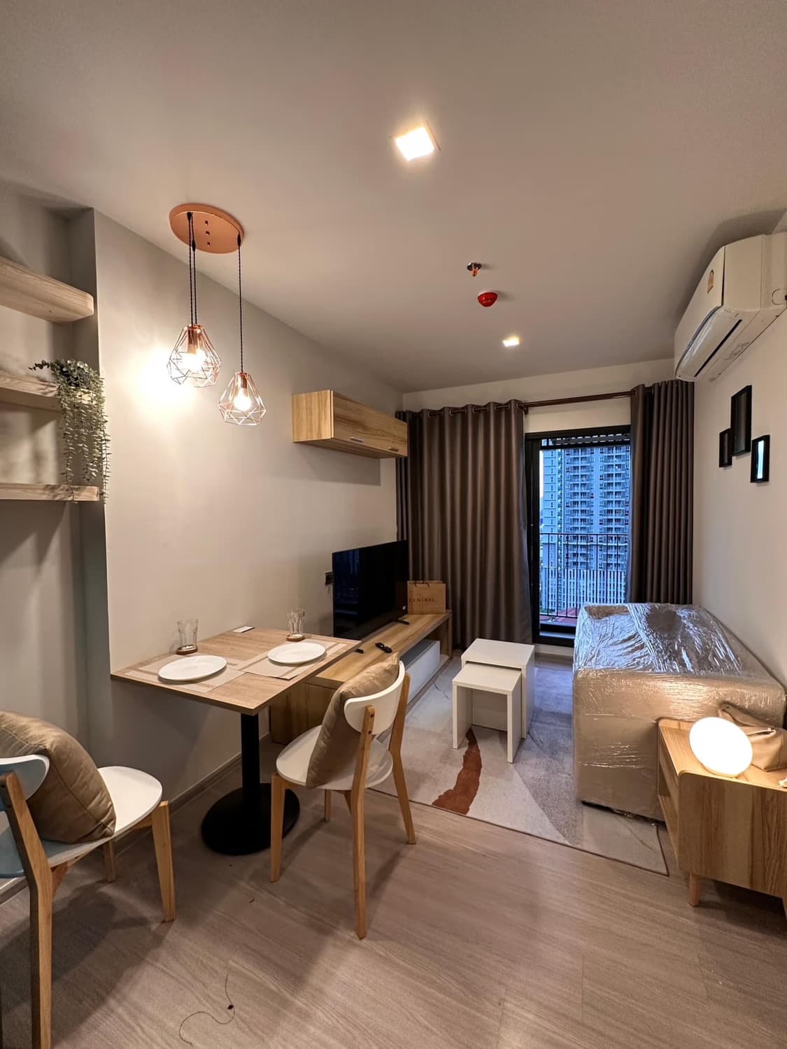 1 Bed Condo for Rent and Sale  Near Phetchaburi MRT - Image 2