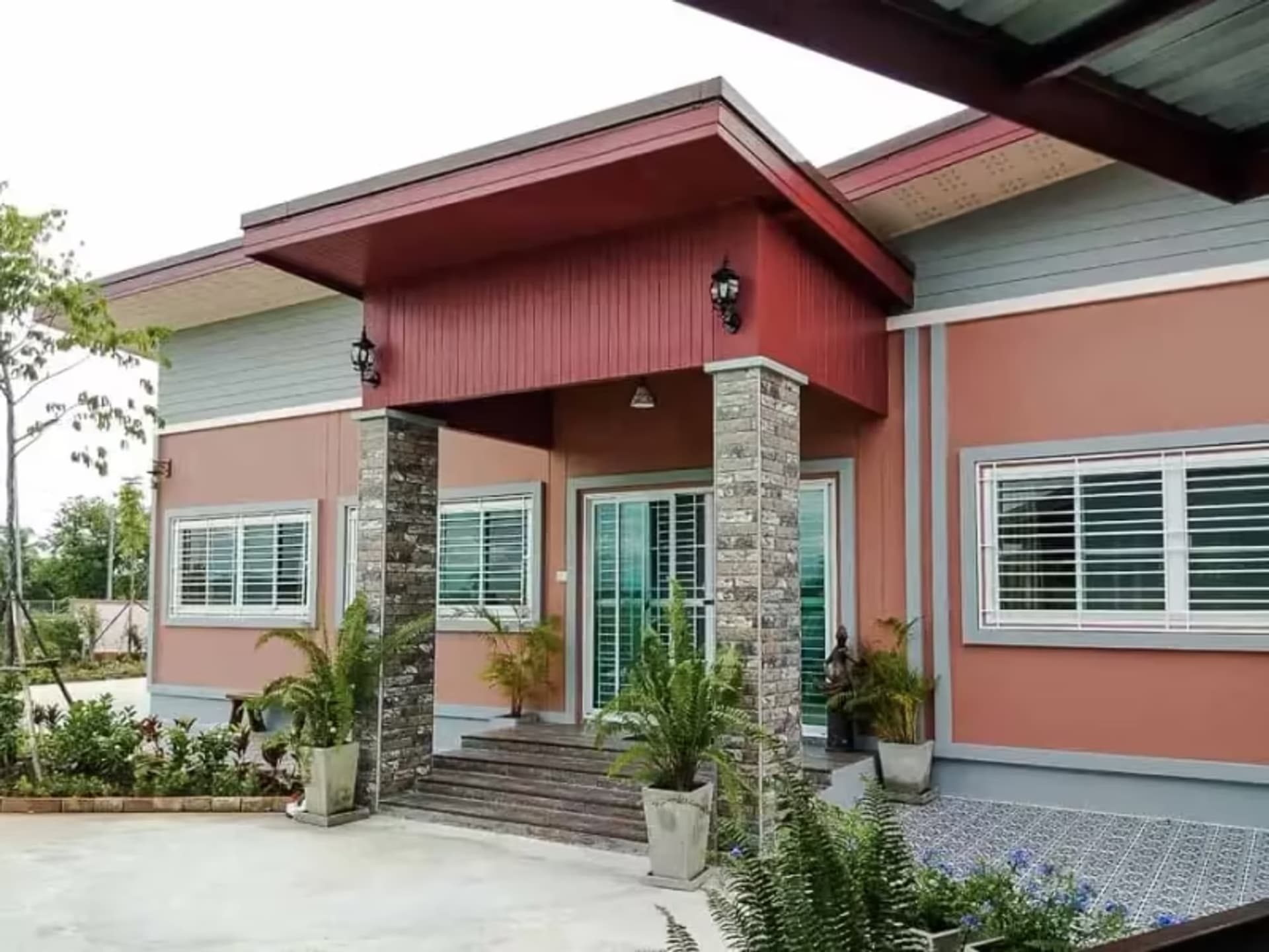 3 Bedroom House - Image 2