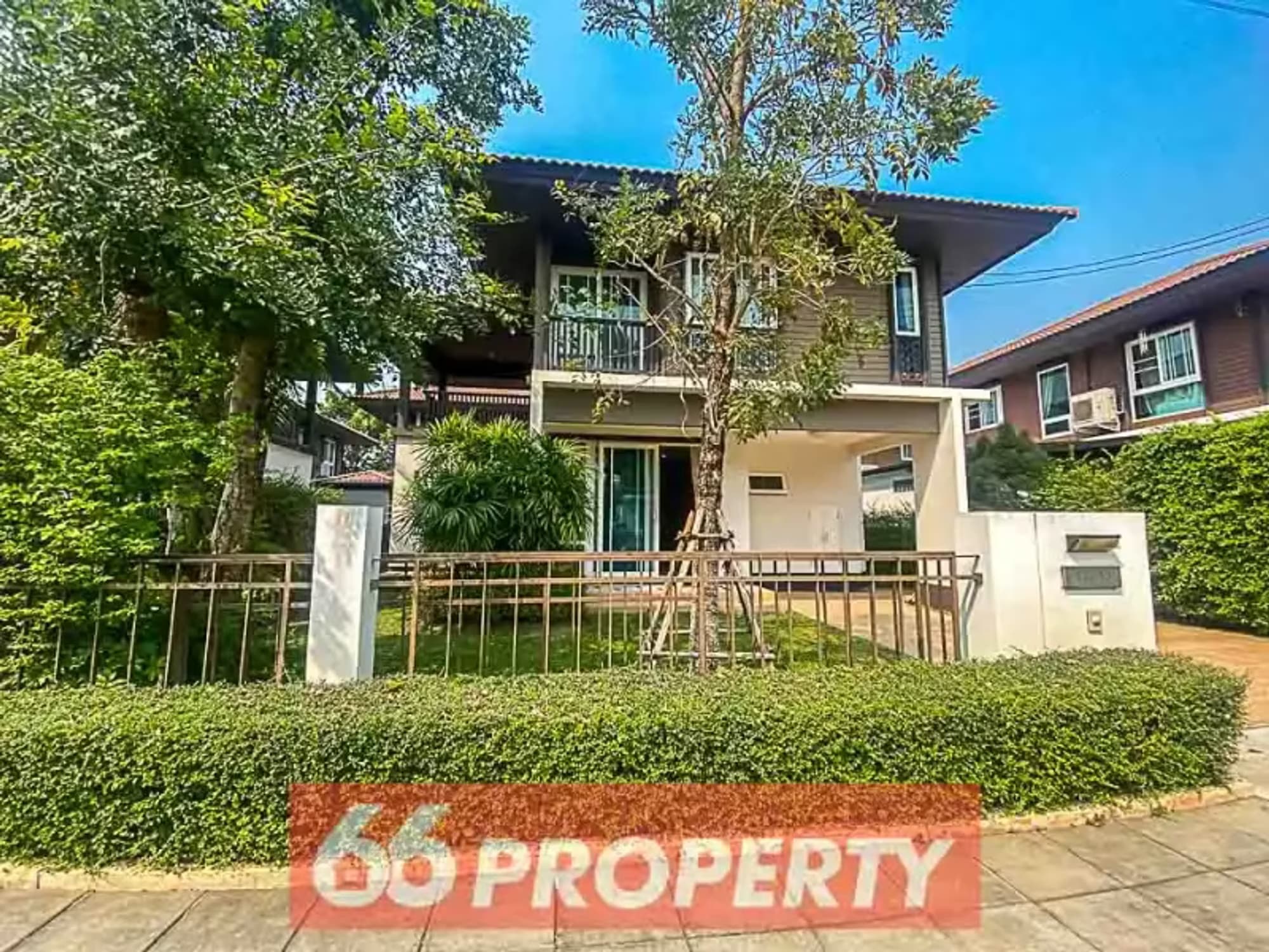 4 Bedroom House - Image 26