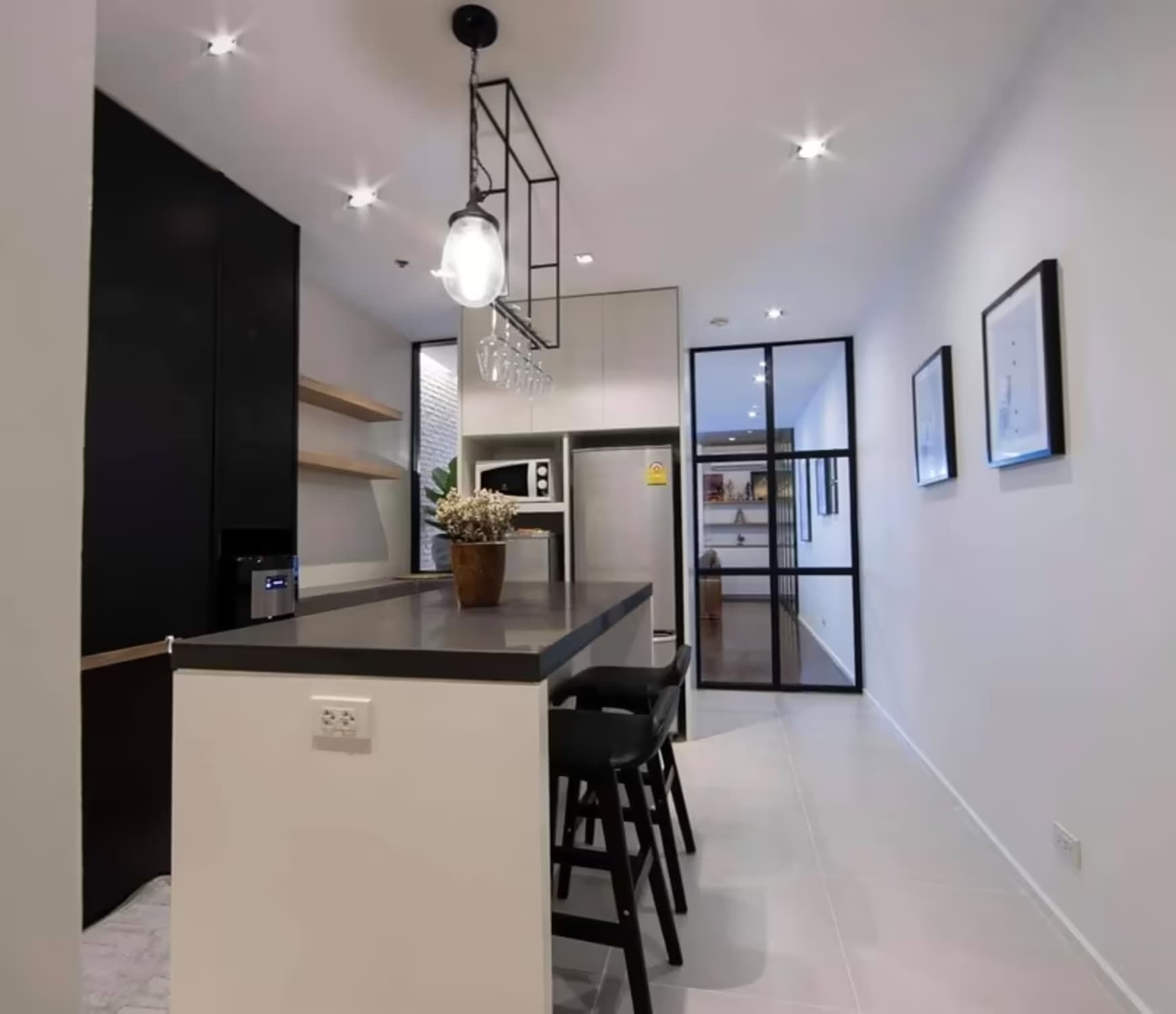 Condo for Rent, Sale at Muang Thai - Phatra Complex - Image 3