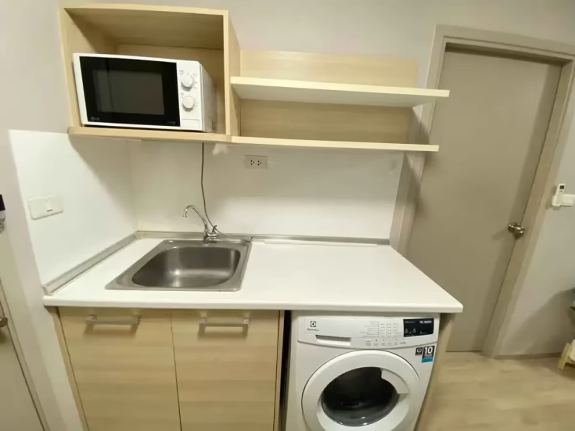 1 Bedroom Condo - Image 4