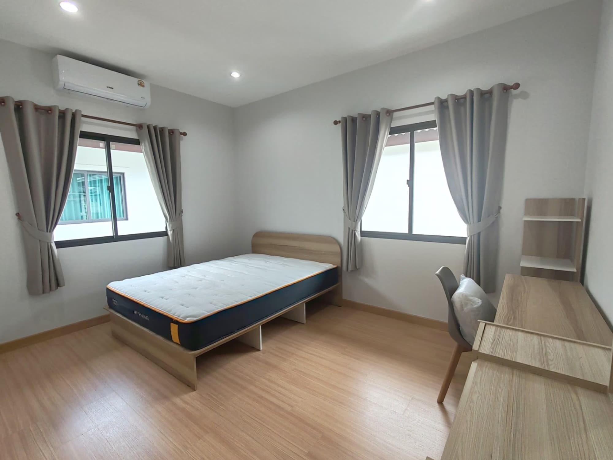 4 Bed House for Rent in Saraphi - Image 11