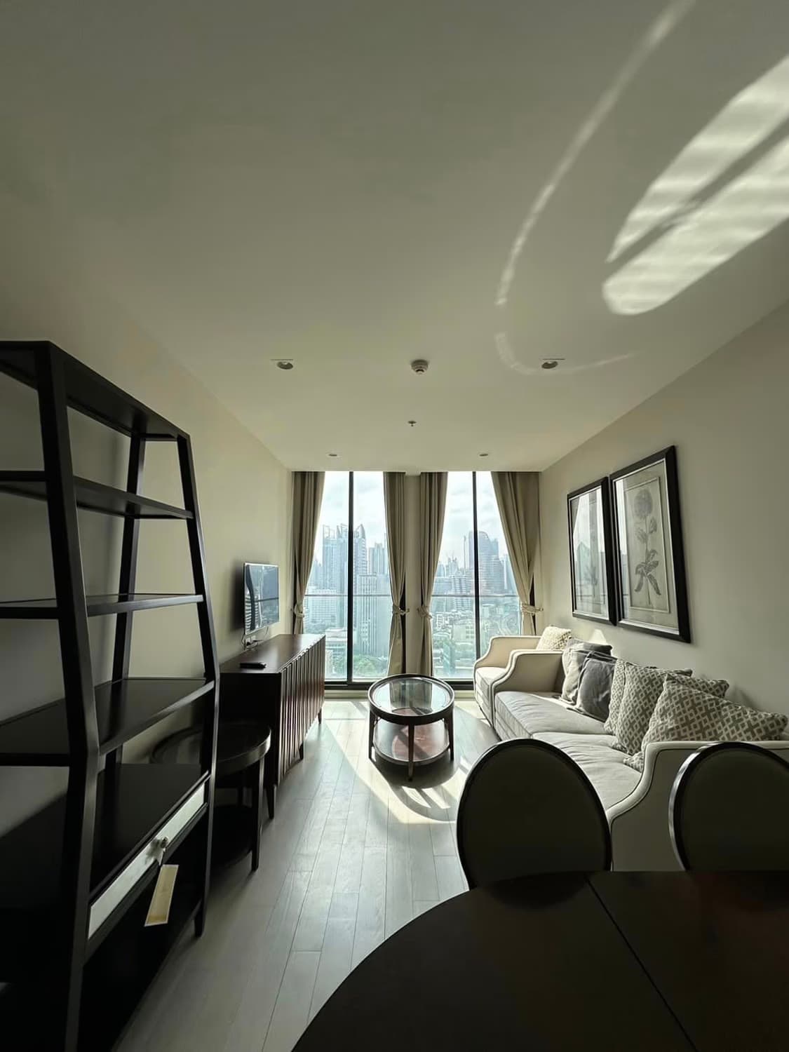 1 Bed Condo for Rent and Sale in Pathum Wan - Image 1