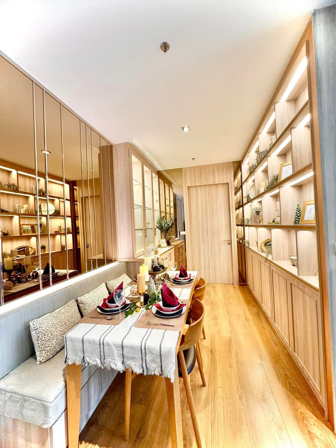 2 Bed Condo for Rent and Sale in Khlong Toei - Image 3