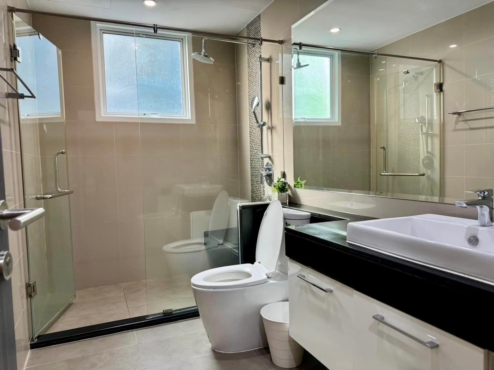 2 Bed Condo for Sale in Ratchathewi - Image 5