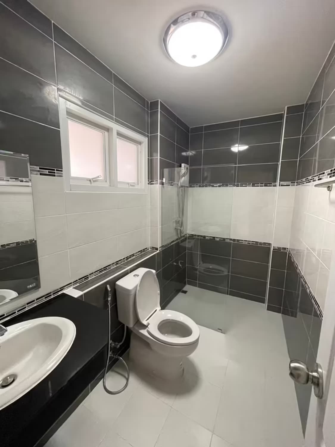 3 Bedroom House - Image 12