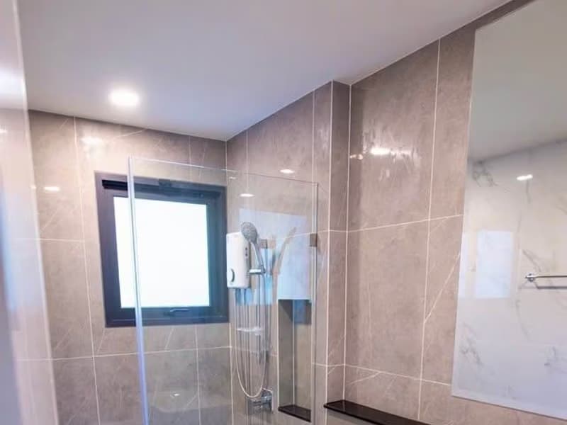 5 Bed House for Rent in Bang Phli