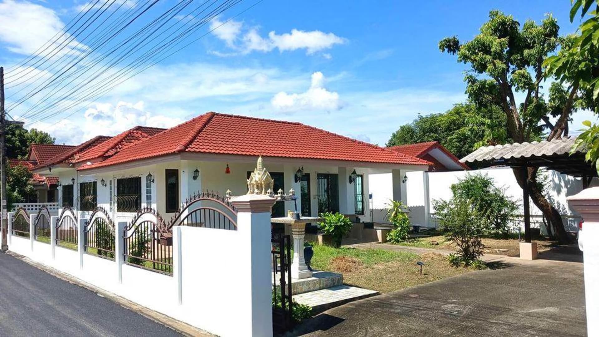 3 ห้องนอน บ้าน สำหรับ จำหน่าย ใน San Sai District - Image 1