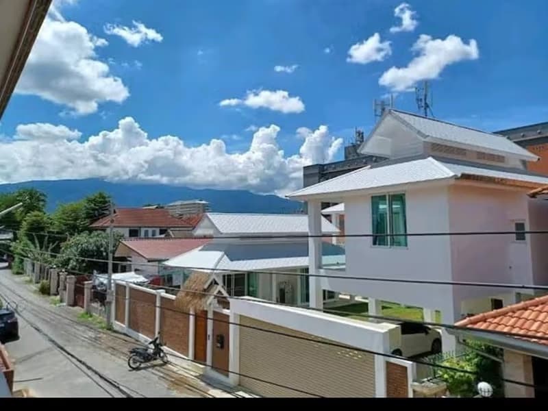 5 Bedroom House for Rent in , Mueang Chiang Mai. - MUE13860
