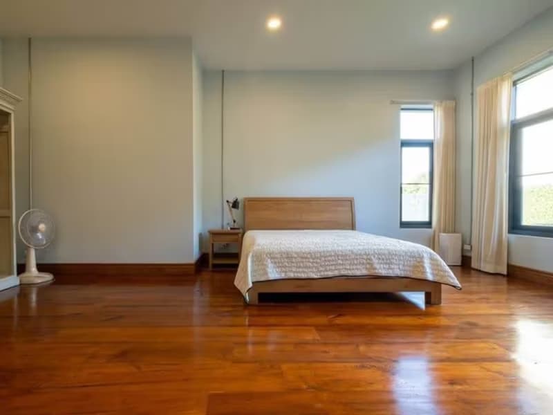 Luxury 3-bedroom lakeside home in a small community in Mae Rim