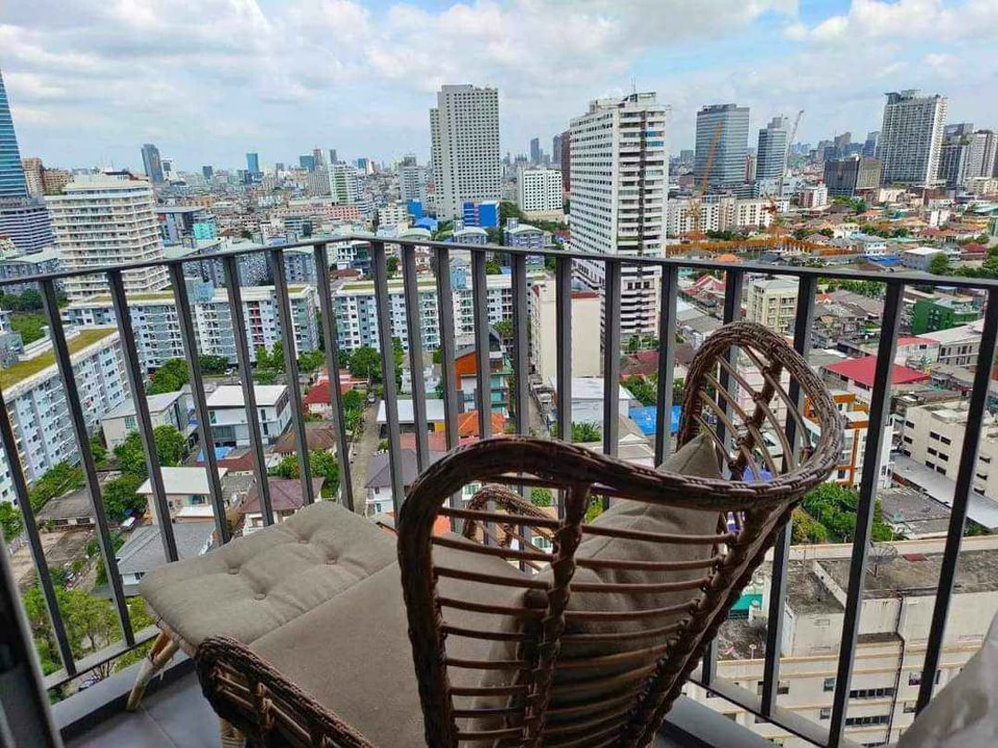 1 Bed Condo for Sale  Near Huai Khwang MRT - Image 6