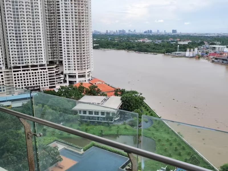 Condo for Rent at The Pano