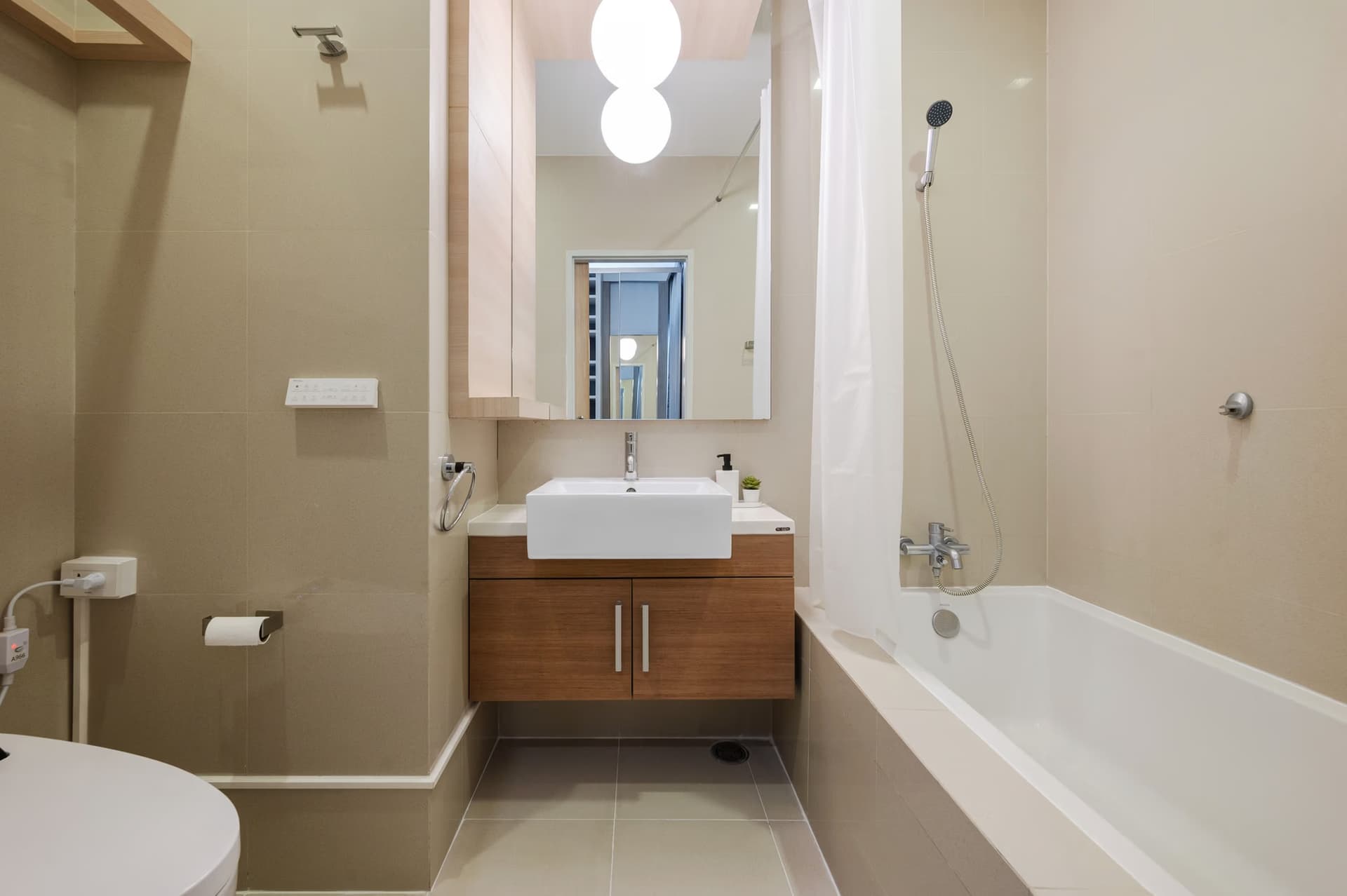 Condo for Sale at Noble Reveal - Image 16