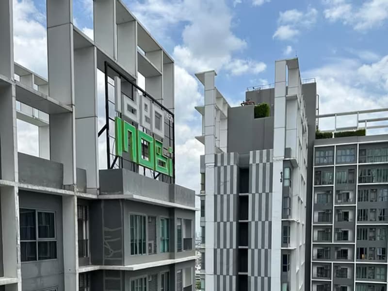 1 Bedroom Condo