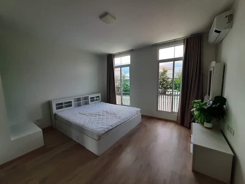 3 Bed House for Rent in Prawet
