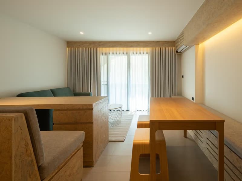 1 Bedroom Condo