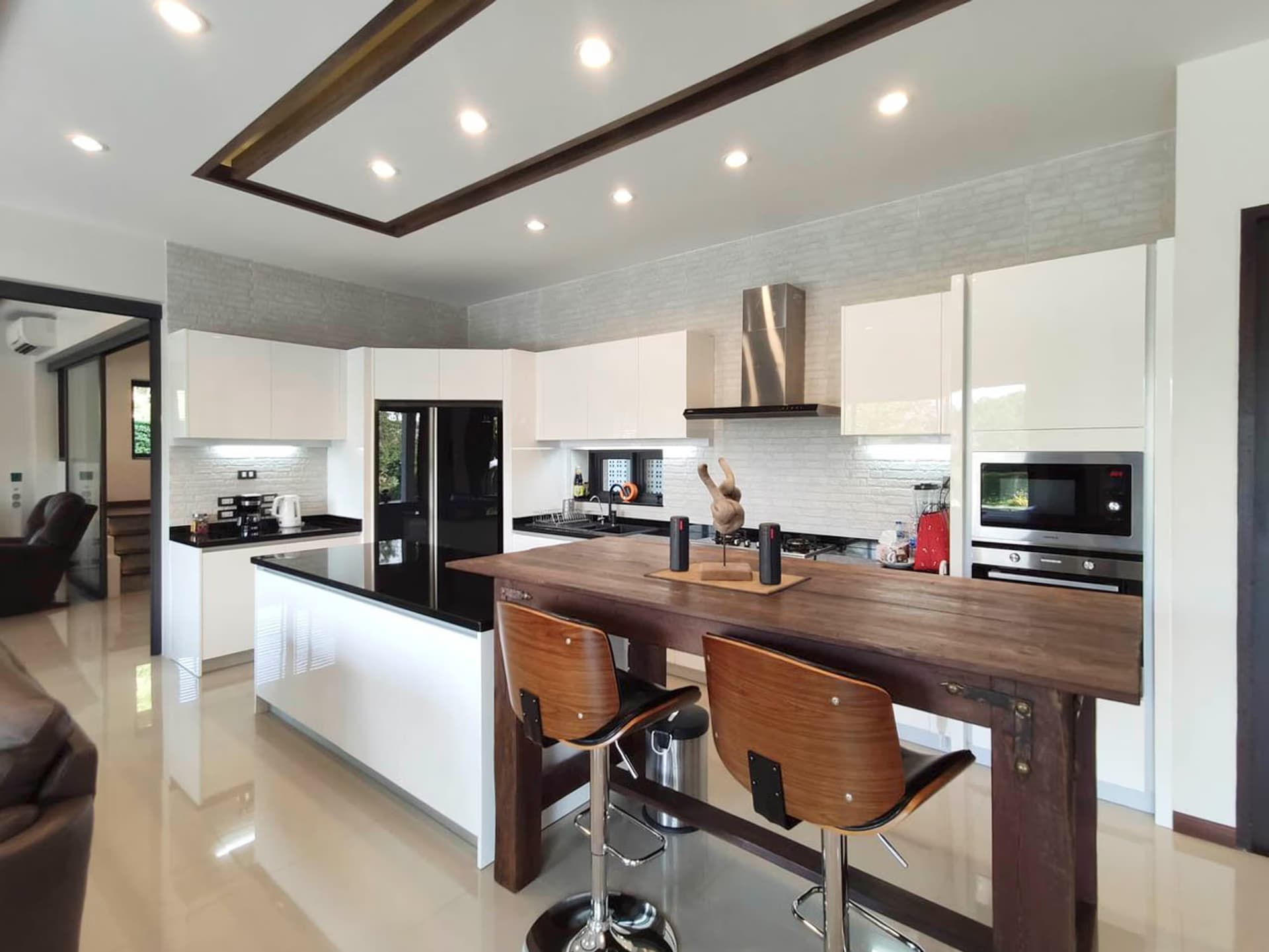 4 Bed House for Rent in Hang Dong - Image 7