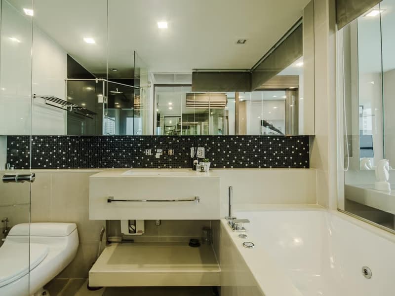 1 Bed Condo for Sale in Bang Rak