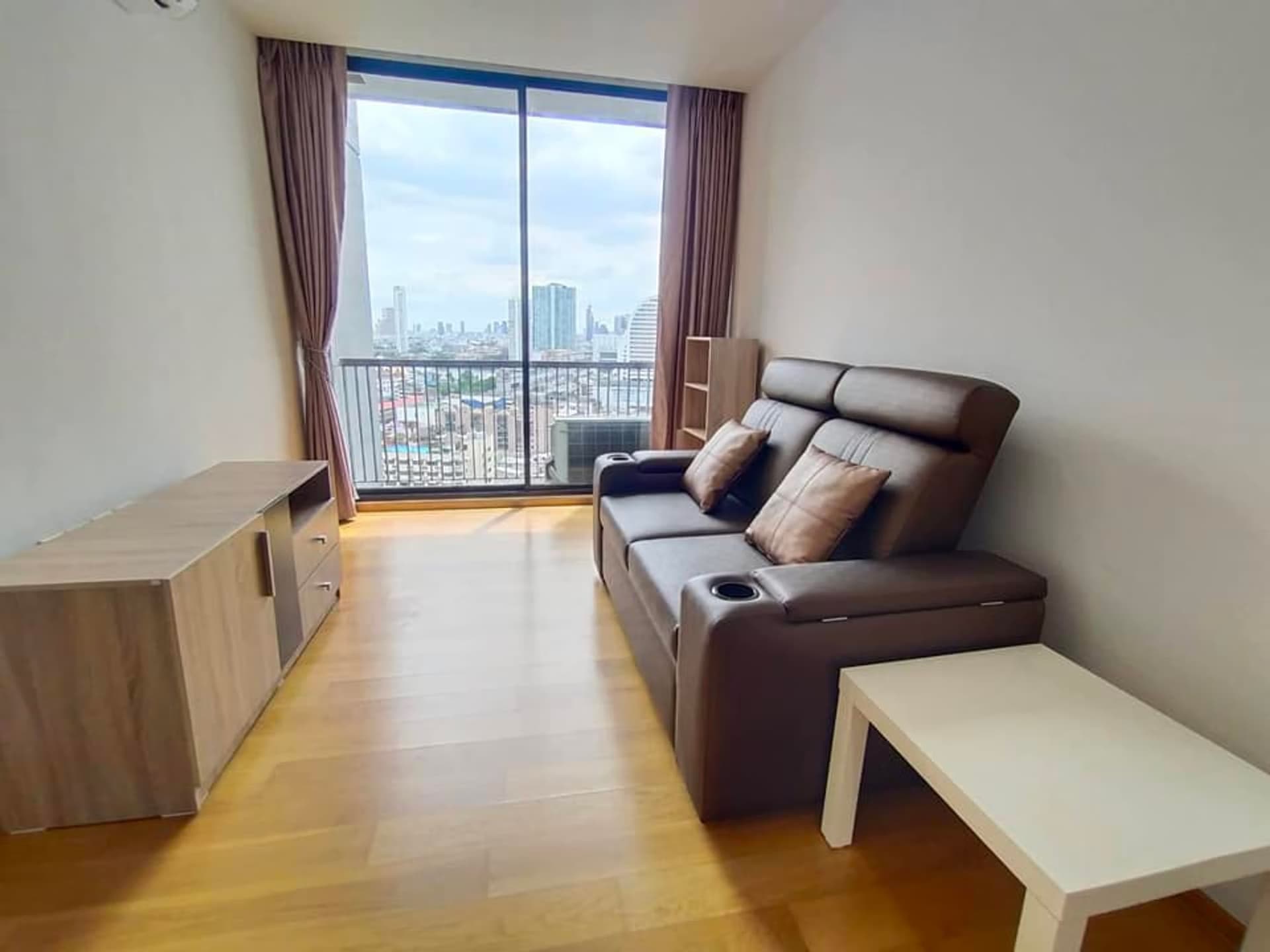1 Bed Condo for Rent  Near Surasak BTS - Image 1