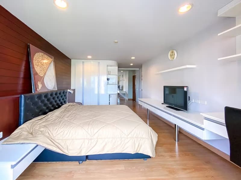 1 Bedroom Condo