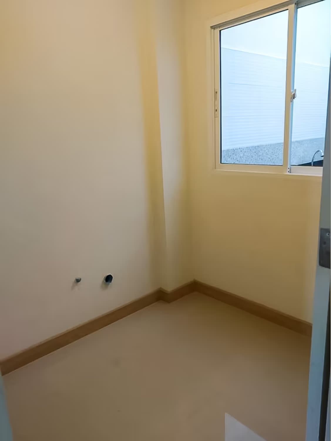5 Bedroom Commercial - Image 11