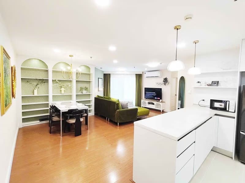 2 Bed Condo for Sale in Huai Khwang