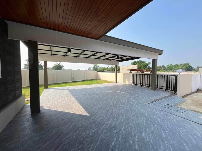 5 Bed House for Rent in Doi Saket