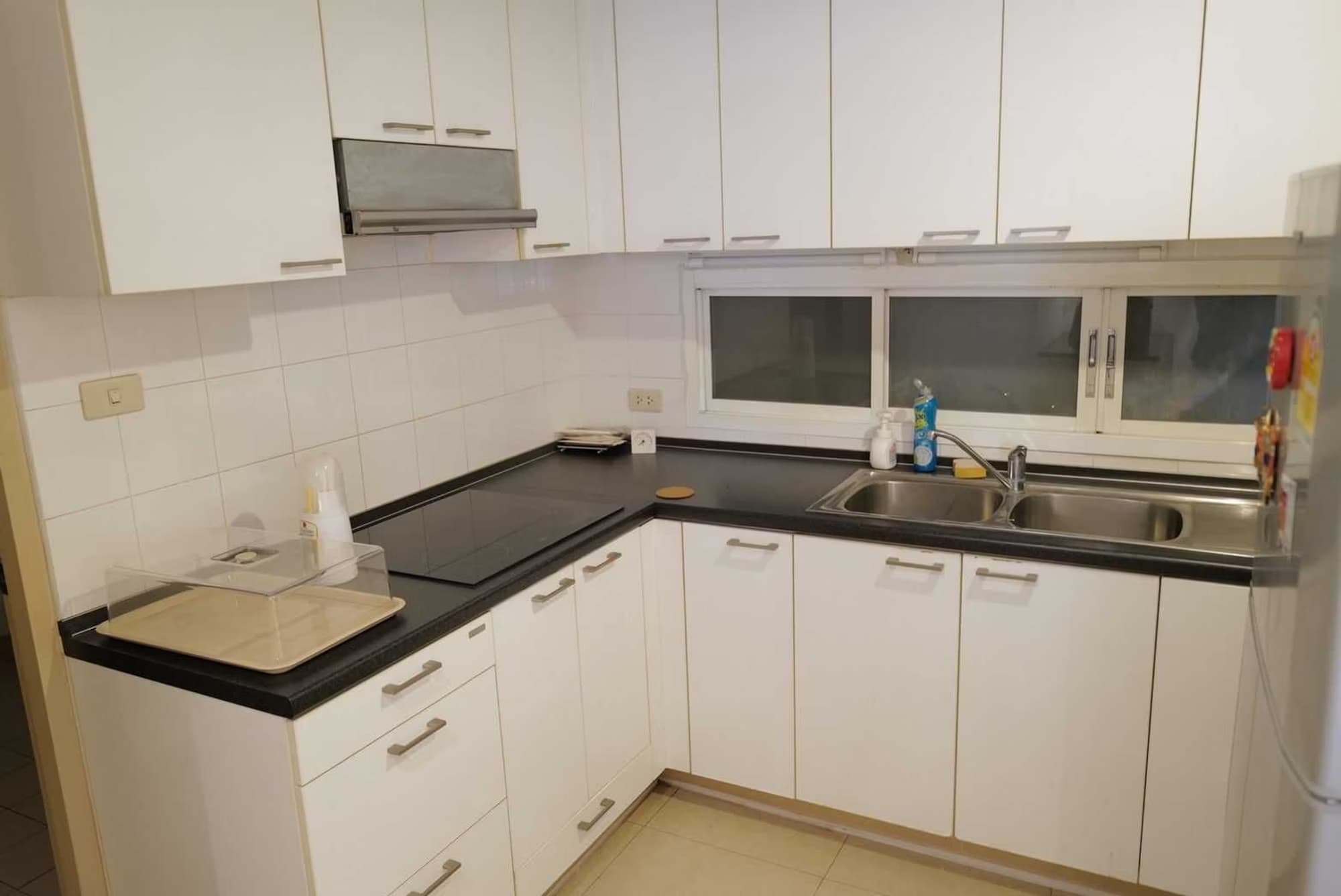 3 ห้องนอน คอนโด สำหรับ ขาย ใน วัฒนา - Image 3