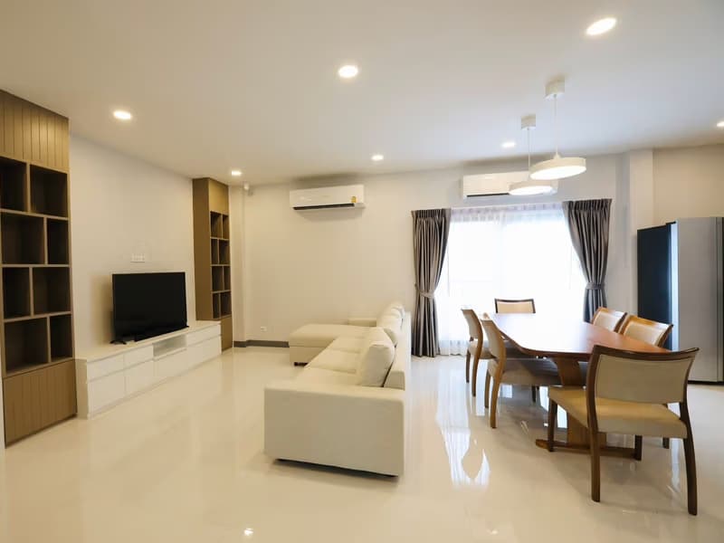 4 Bed House for Rent in Bang Phli