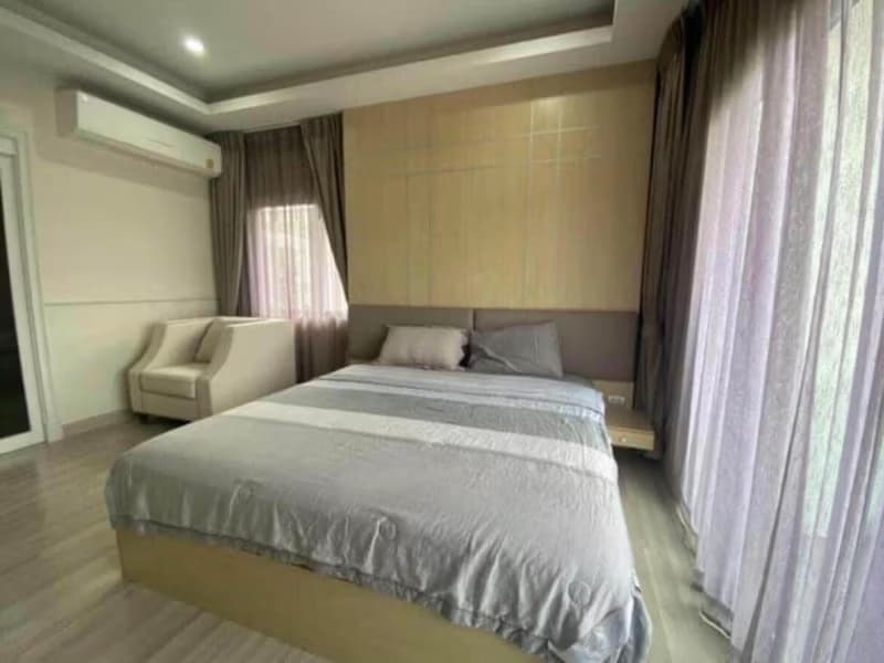 4 Bed House for Rent in Bang Phli