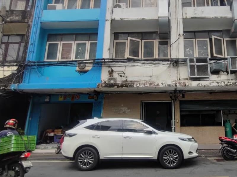 1 Bed Commercial for Rent in Khlong Toei