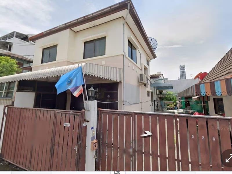  Land for Sale in Watthana