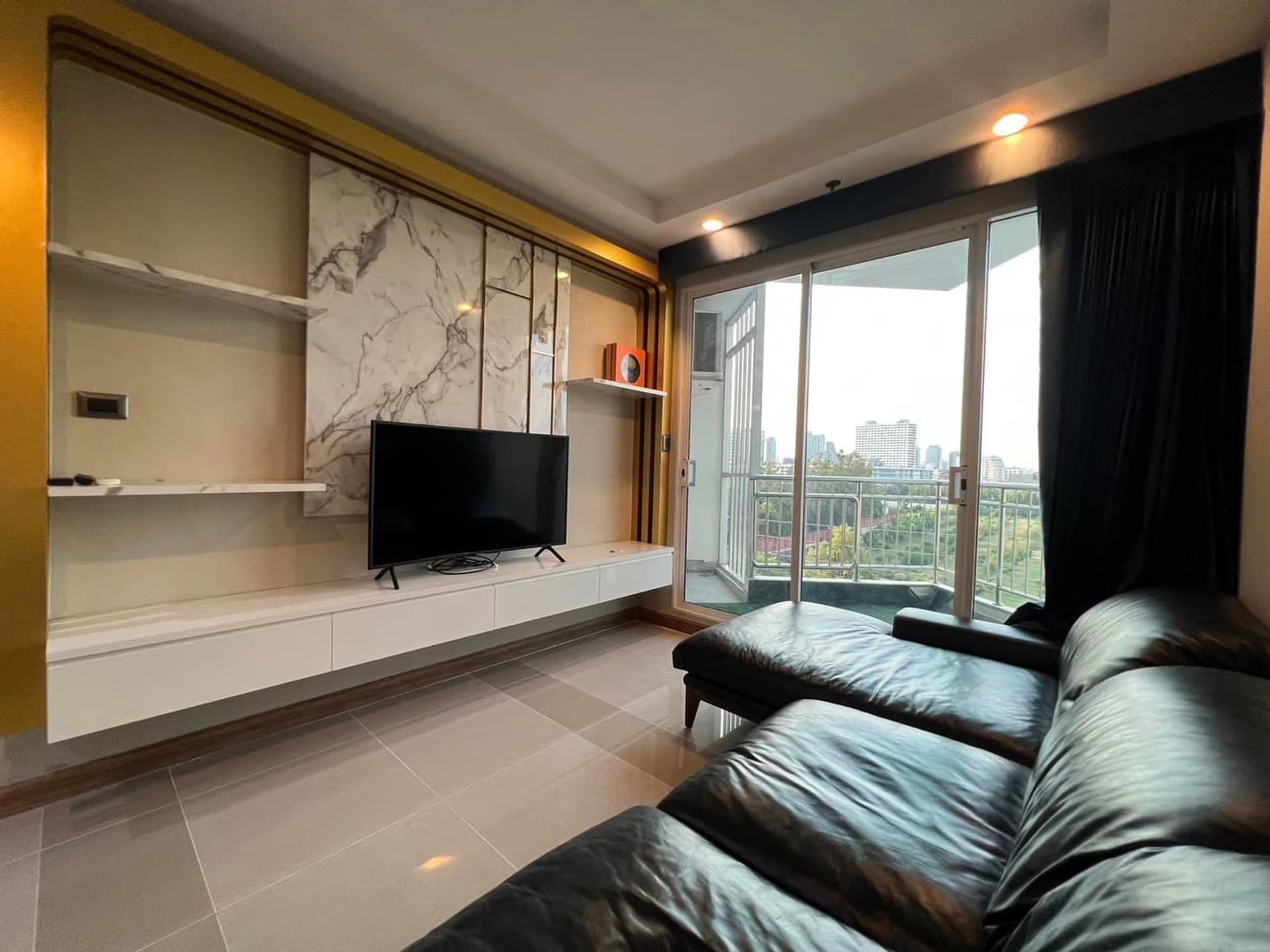 2 Bed Condo for Rent and Sale  Near Thailand Cultural Centre MRT - Image 1