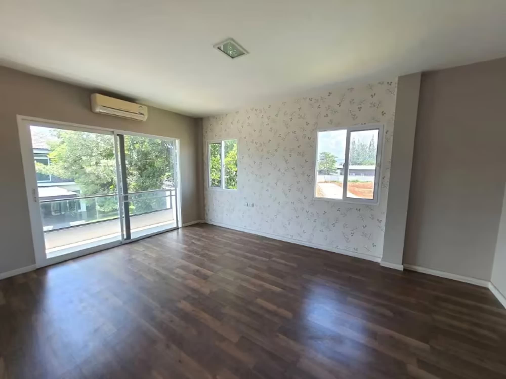3 Bedroom House - Image 7