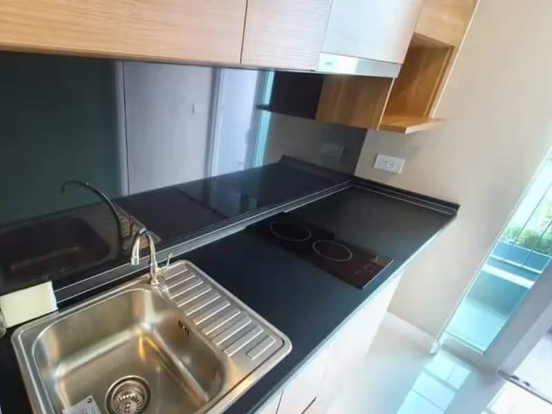 1 Bedroom Condo