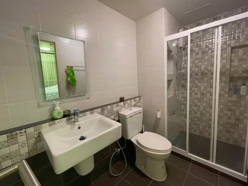 1 Bedroom Condo