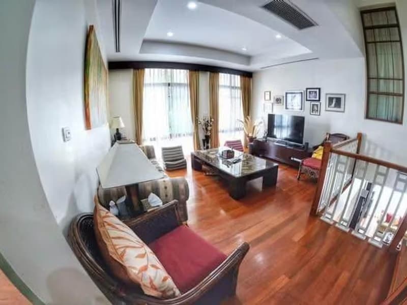 5 Bedroom House