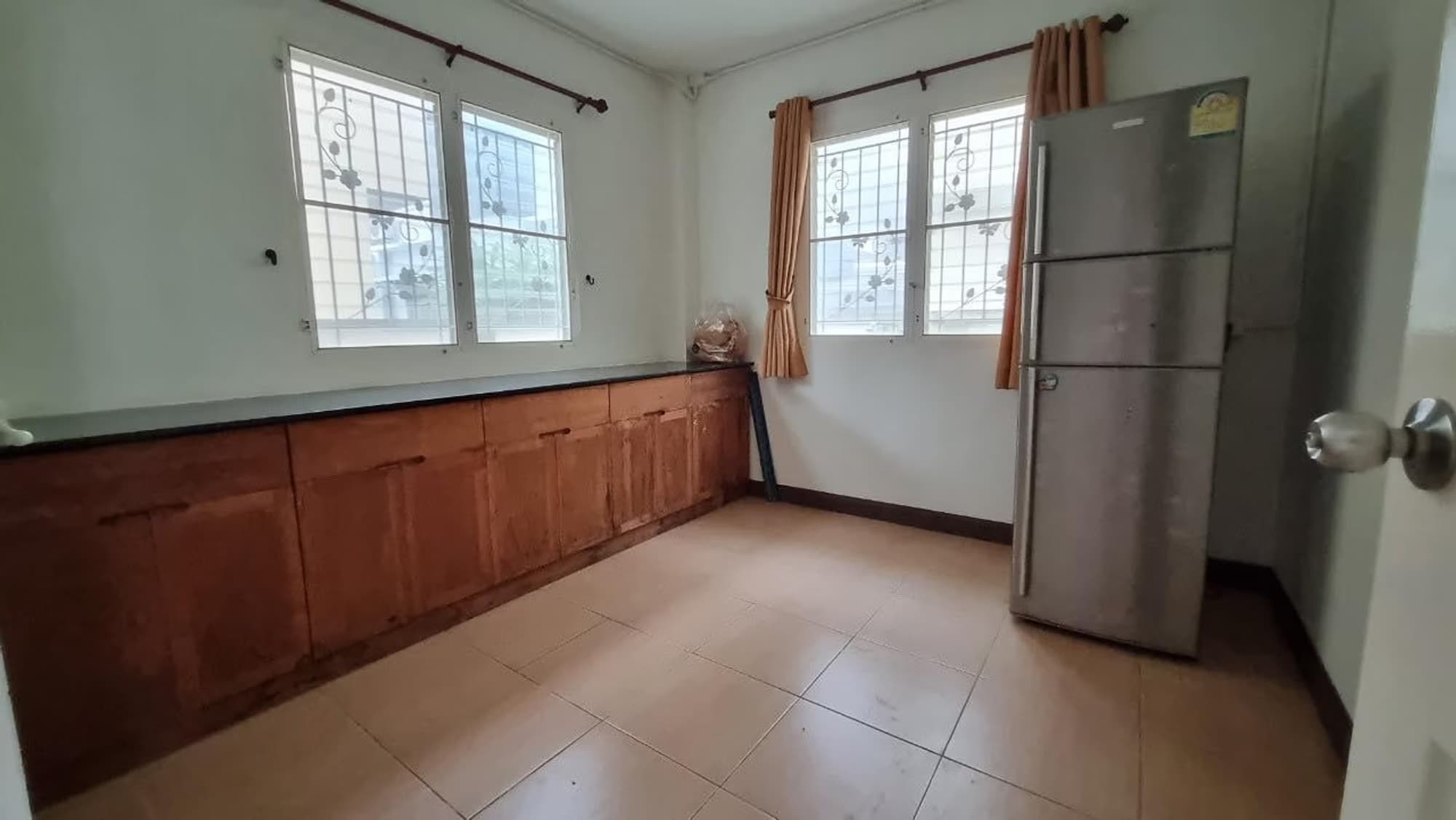 3 Bed House for Rent in San Sai - Image 4