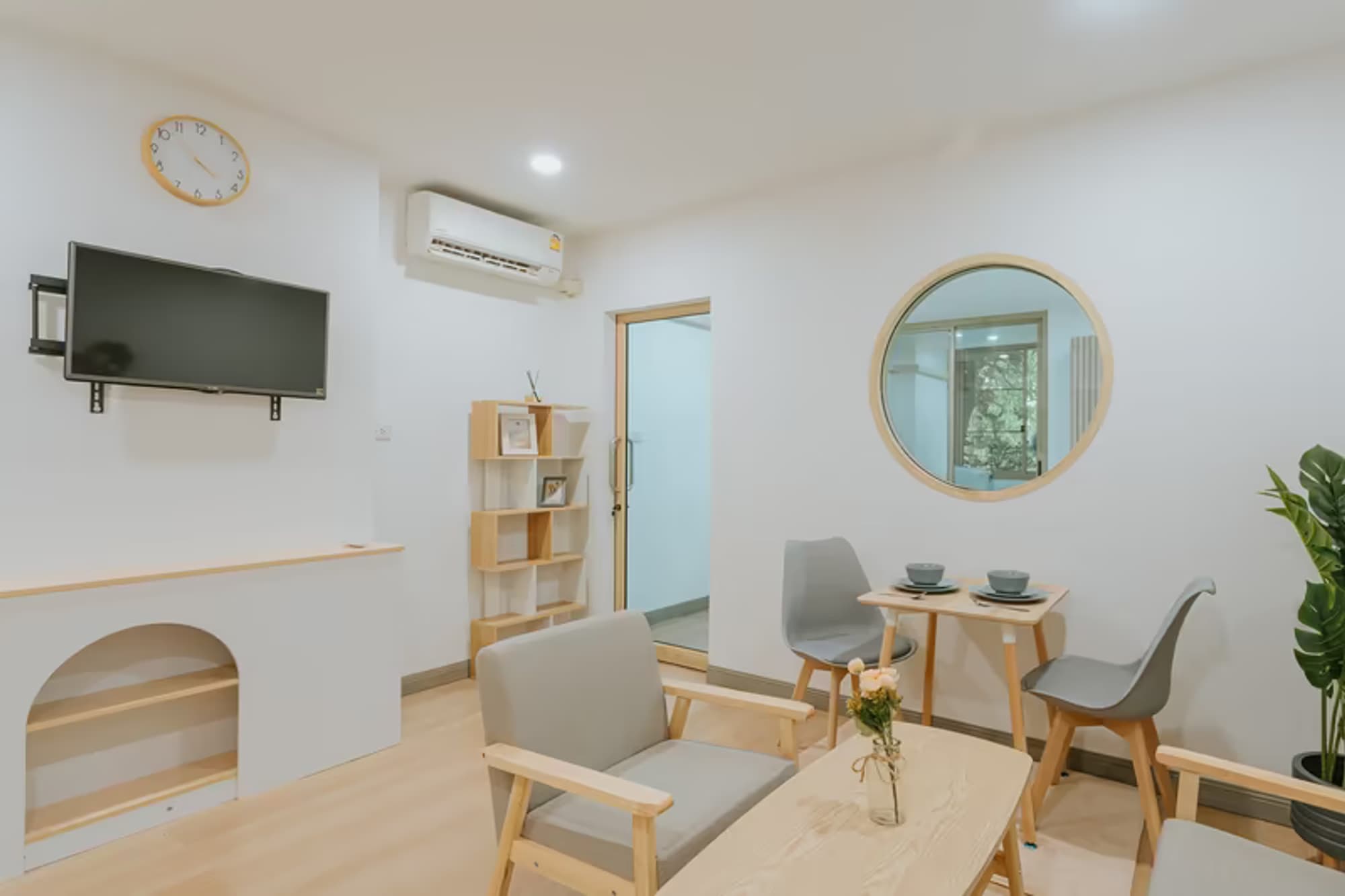 1 Bedroom Condo - Image 2
