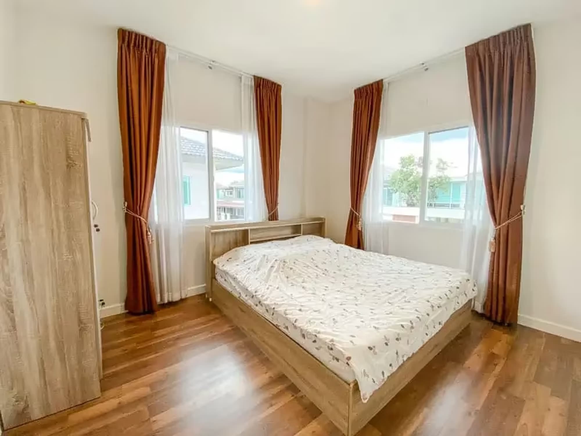 4 Bedroom House - Image 19