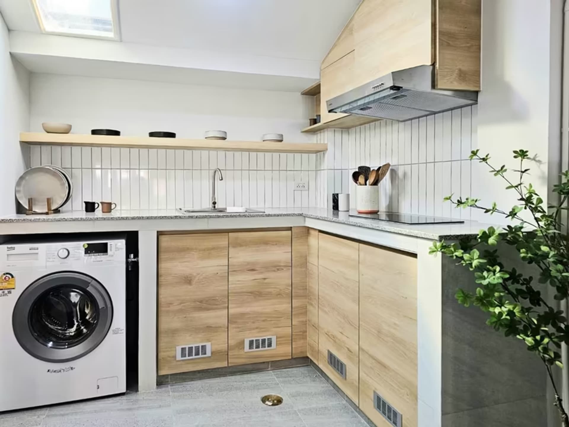 2 Bedroom House - Image 8