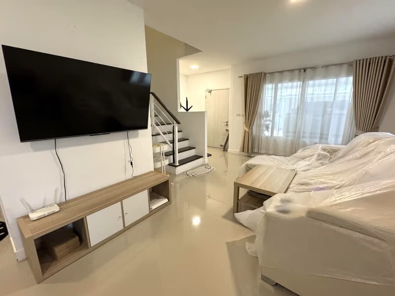 3 Bed Townhouse for Rent in San Kamphaeng