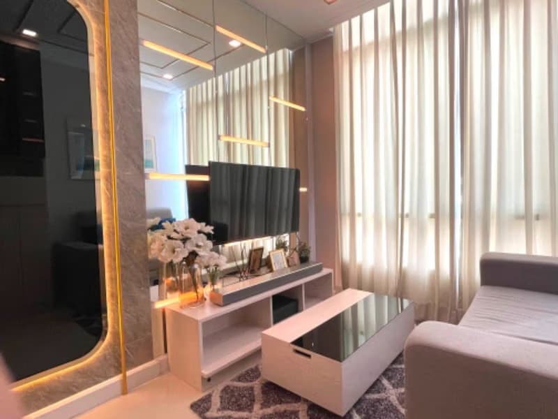 1 Bedroom Condo