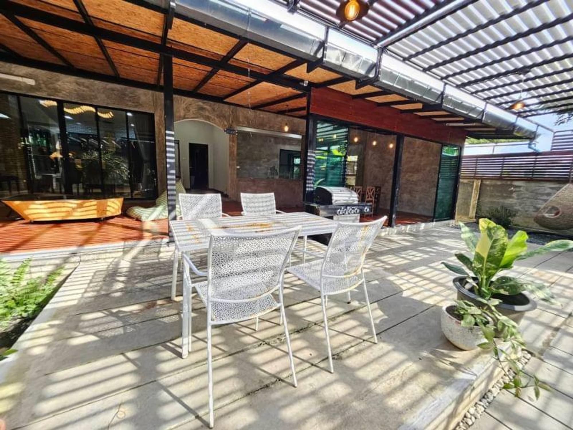 4 Bed House for Rent in San Sai District - Image 4