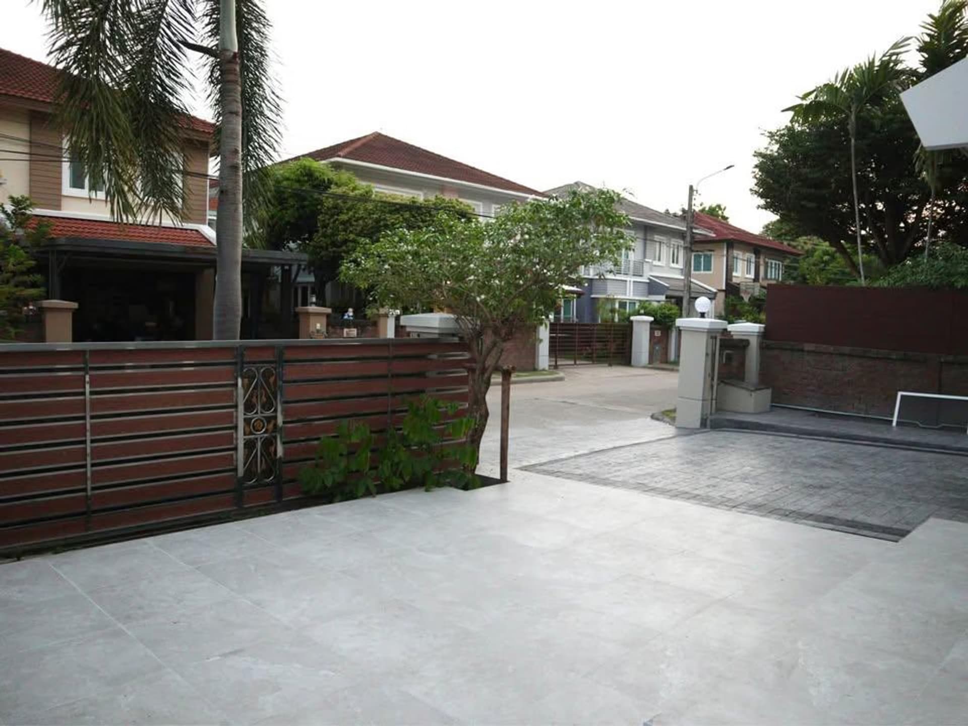 3 Bed House for Rent in Bang Phli - Image 9