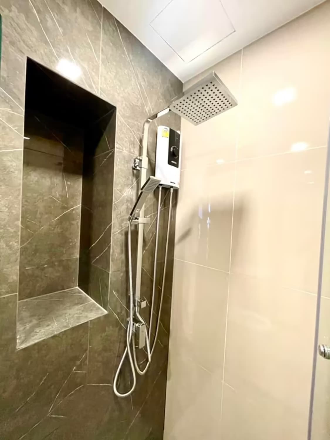 1 Bedroom condo for Rent! - Image 1