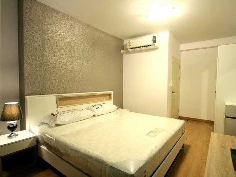 Condo for Rent at Supalai Park Ekkamai - Thonglor
